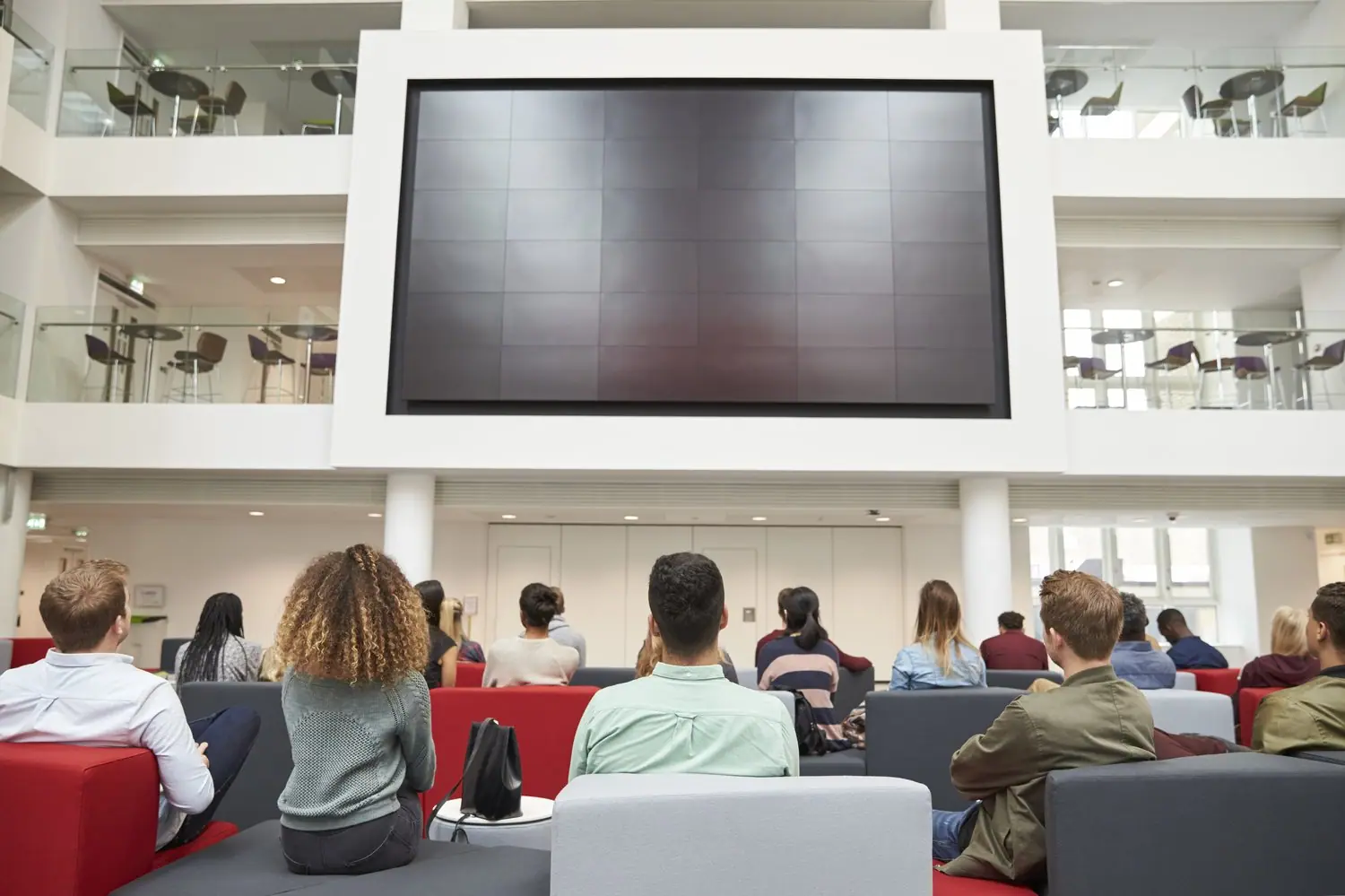 Szczyt Digital Signage: Komunikacja wizualna w przestrzeni publicznej