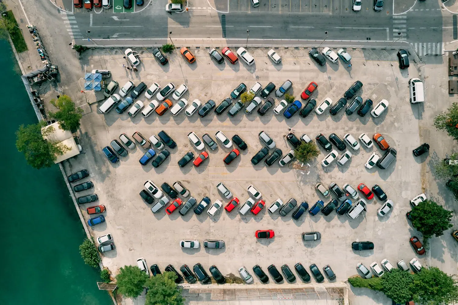 Jak zorganizować parking dla uczestników wydarzenia w centrum miasta